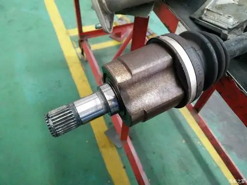 倒霉的小思第二季思铭维修教学贴更换半轴油封