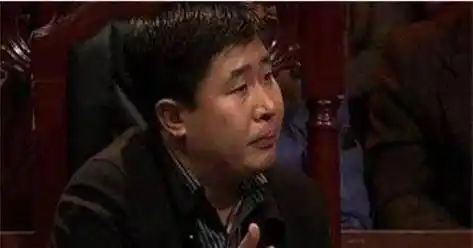 而在我国有这样一个人,号称"第一酒神",曾经一次喝光七斤白酒.