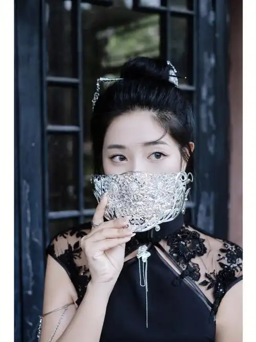 旗袍作为中华服饰经典中的经典端庄稳重又能突出女性动人的身姿这组