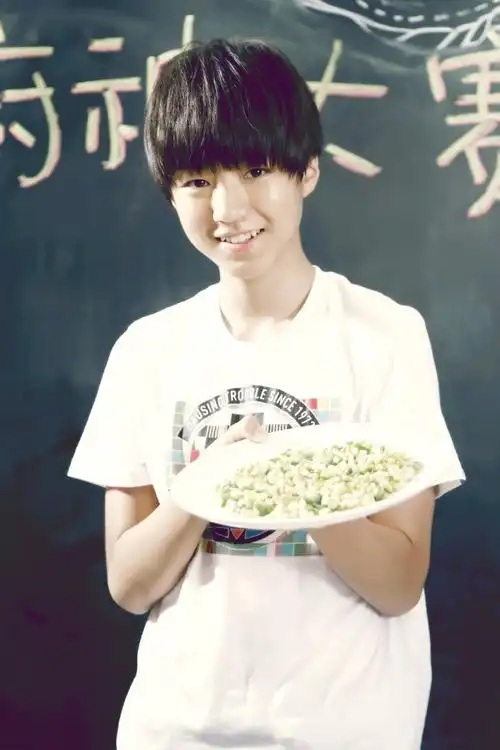 王俊凯# 2014.08 《tfboys偶像手记》
