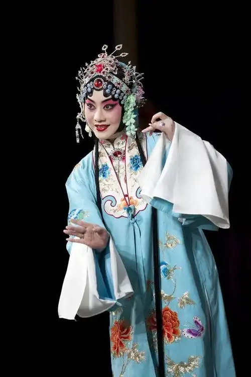 京剧艺术家李胜素