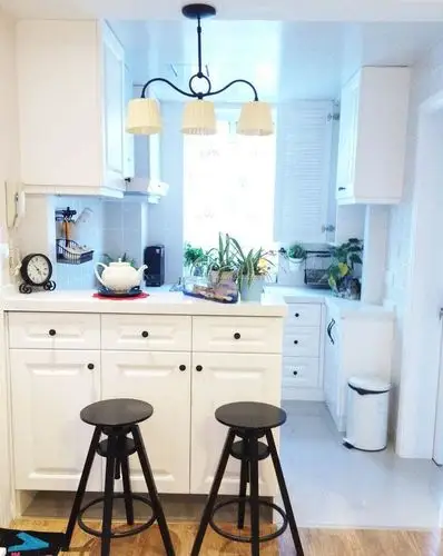 小户型小清新家庭厨房隔断装修效果图