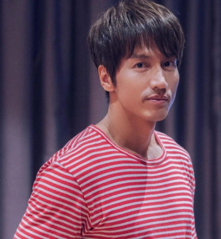 也将强势来袭,剧中的言承旭剪掉了那一头长发,干净利落的短发竟然让他