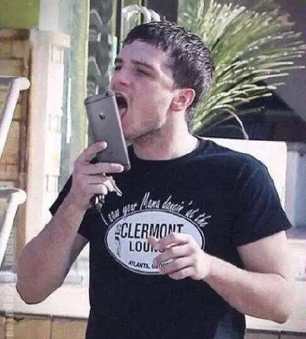 狗舔屏幕表情包 - 狗舔屏幕微信表情包 - 狗舔屏幕qq表情包 - 发表情