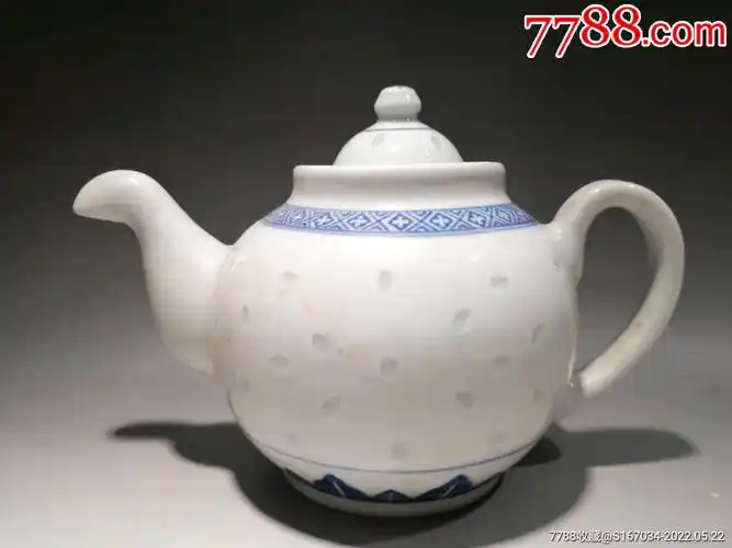 七八十年代景德镇制作玲珑壶底款四字景德镇制全品