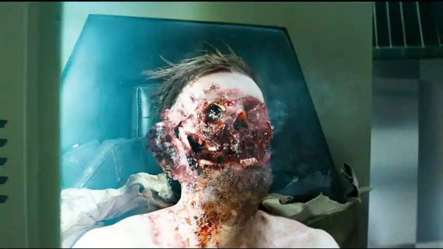 脑袋被炸烂也可以恢复换头手术什么的都弱爆了