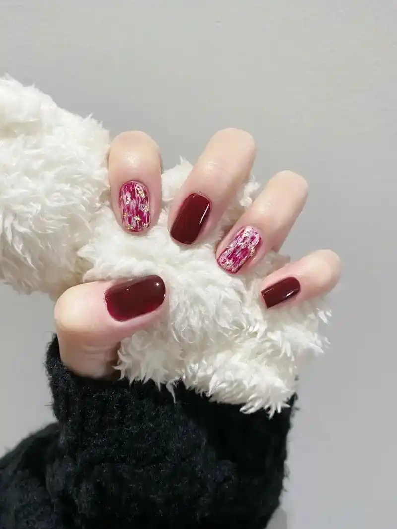 红色美甲9797浓郁复古风 显白晕染甲.指甲油:复古红 食指 - 抖音