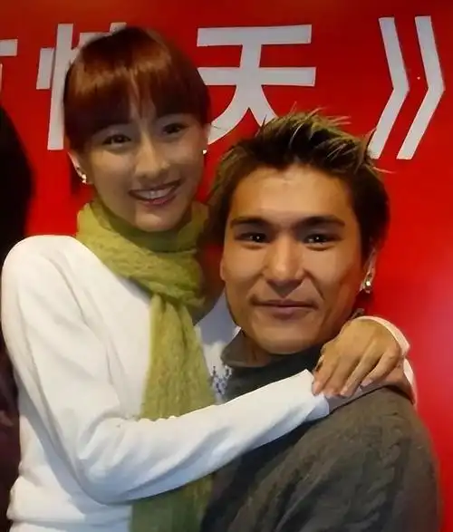 在拍摄《新白发魔女传》期间,马苏与吴奇隆之间又传出了令人猜测的