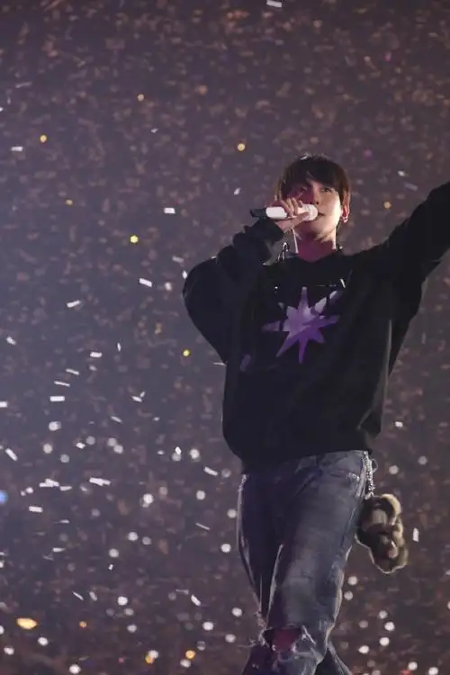 bbx  240318 伯贤相关新闻  标题:  98伯贤的个人演唱会圆满成功,"