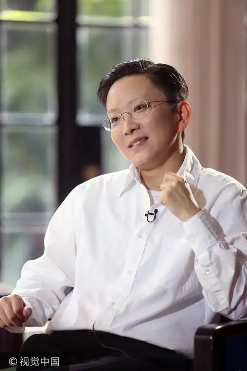 王珮瑜接受《可凡倾听》节目专访侃侃而谈演戏唱歌感受