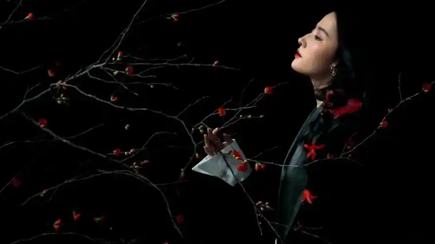 电脑壁纸 明星 大陆明星 刘亦菲优雅魅力繁花时尚迷人写真