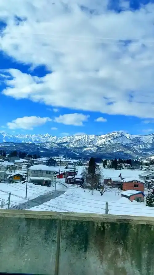 日本电车窗外美景