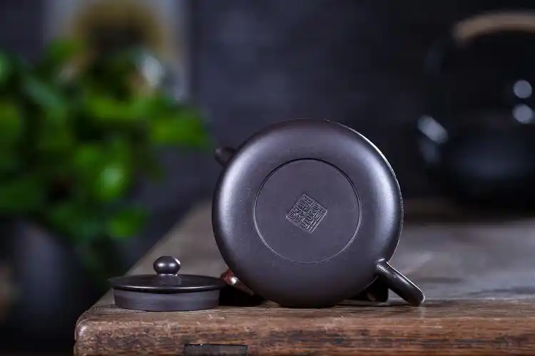 006 扁石瓢紫砂壶 王婷 黑泥