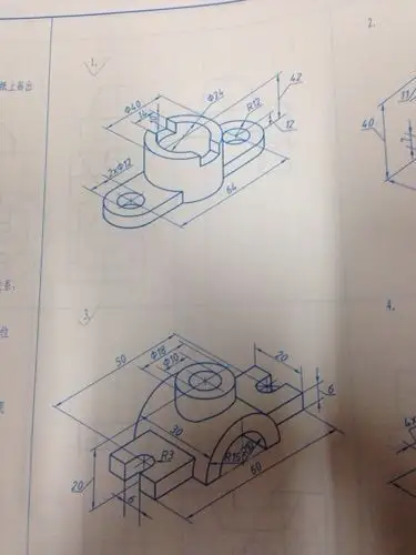 工程制图 组合体的三视图 求大神帮画一下呗