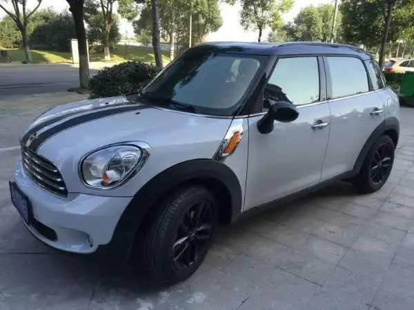 宝马迷你mini新款报价,新车售价19万一台(二手价8万)(迷你小汽车价格)