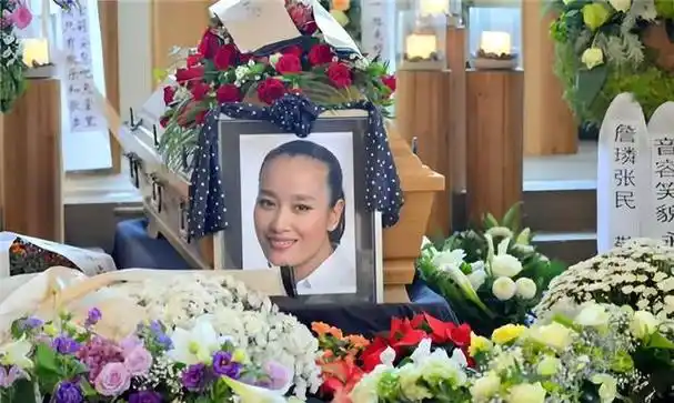 去世后葬在国外的8位明星立下遗嘱葬在国外为何拒绝落叶归根