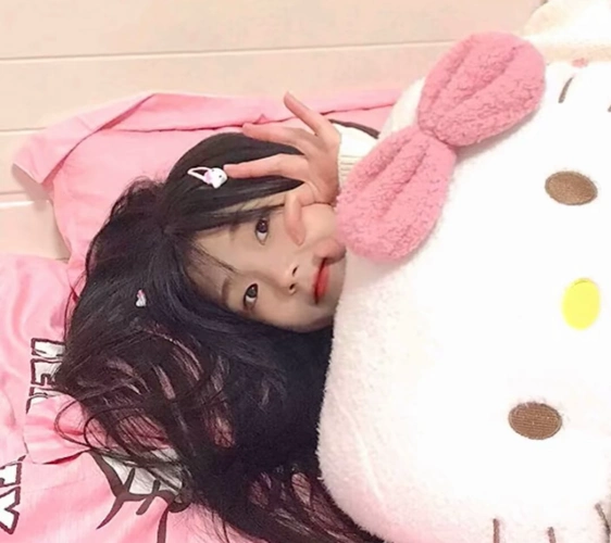 ins粉色系女生头像