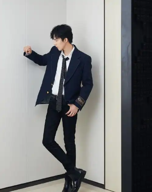 摩登兄弟超话#刘宇宁腿长113#刘宇宁113的大长腿,你有没有羡慕呢?