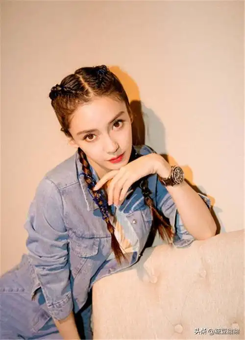 女生辫子发型扎法大全(简单马尾扎法不伤发际线)