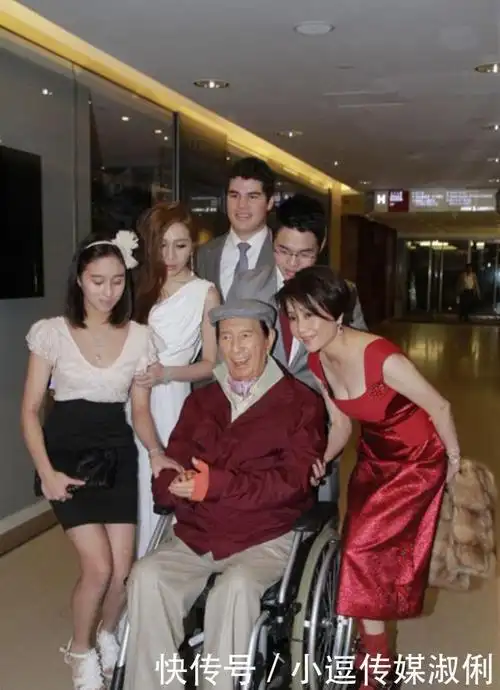 98岁赌王膝下17个子女,却要七名护工服伺,为防再娶全部要求已婚