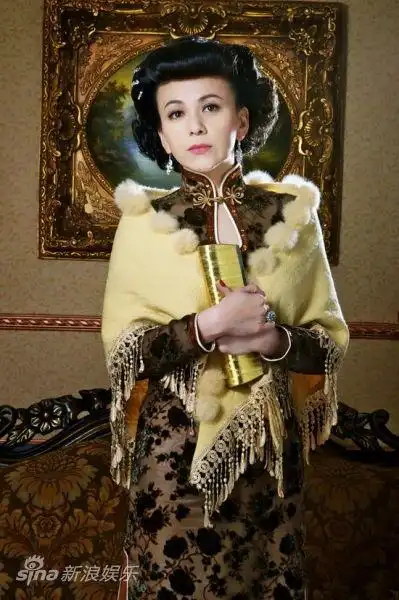 资料图片:《烽火儿女情》剧照-王琳饰演冯嘉丽_影音娱乐_新浪网