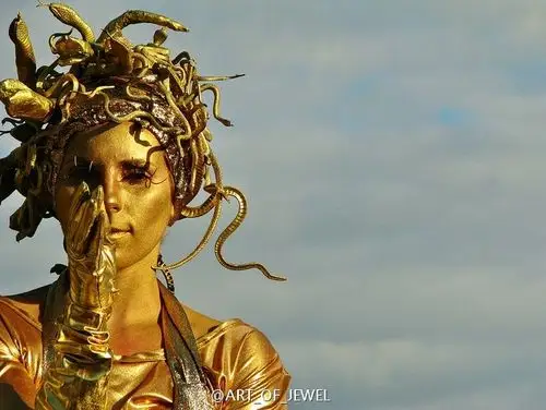 戈耳工三姐妹的头像——美杜莎