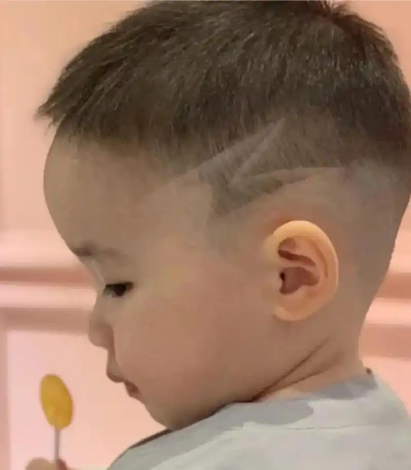 2-3岁男孩头发造型 - 抖音