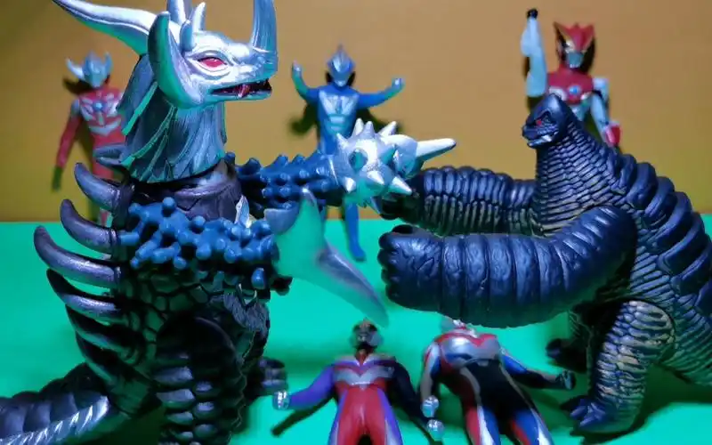 怪兽力量大比拼泰兰特vs雷德王