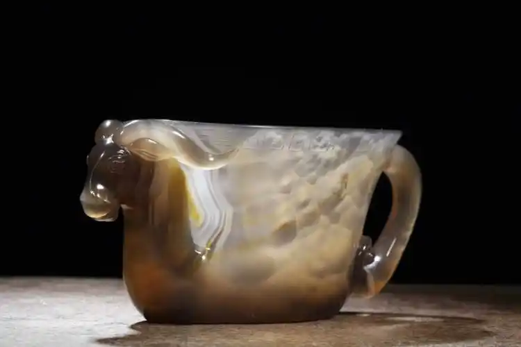 冰糖玛瑙羊首杯