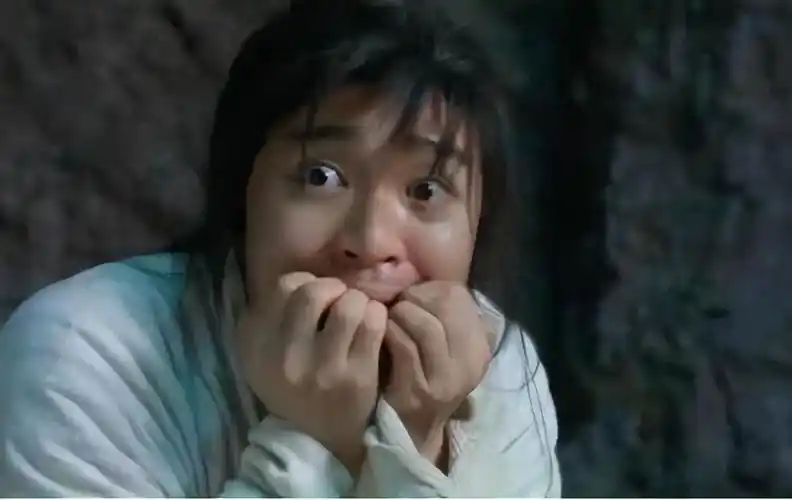 胡继勇太冤了,太古里牵个手被"双开",镇干部猥亵女教师没事?