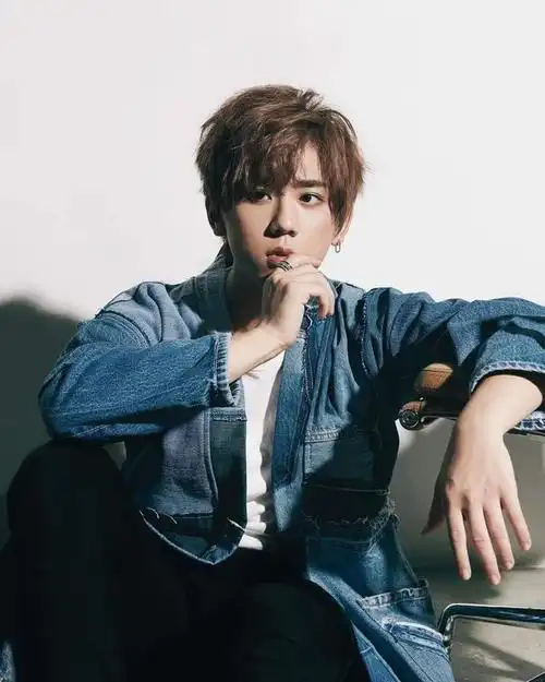 香港小鲜肉姜涛将成亚洲天王?港媒:姜涛不红,天理难容!