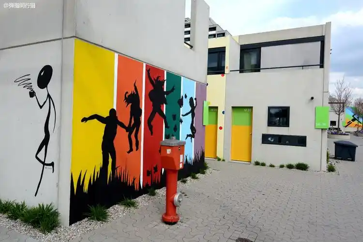 德国大学宿舍外墙可随意画画涂鸦画得好的可获奖金