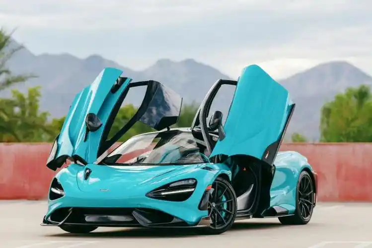 神车tiffany蓝迈凯伦mclaren765lt