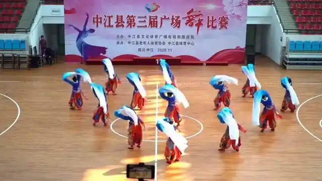 13人变队形《水袖古典舞》广场舞大赛获奖作品,别具美感妖娆惊艳-舞蹈