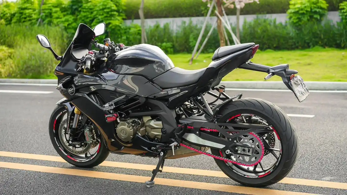 9月 qj 赛600顶配  3388806 品牌:qjmotor 车型:赛600(顶配) 年份