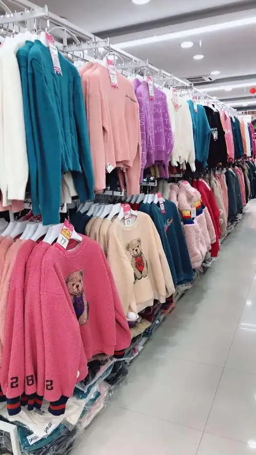 宁县衣品汇服装批发城冬装新款上市