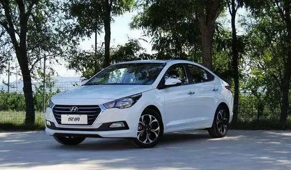 现代悦纳2021款报价及图片 现代悦纳2021款落地价格多少(大概7.