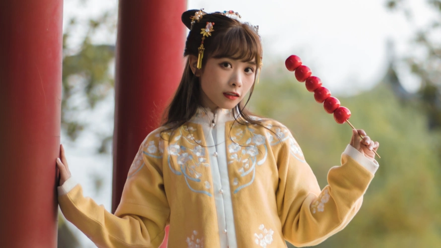 汉服少女糖葫芦可爱写真