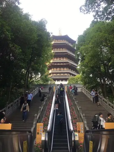 雷峰塔旅游景点攻略图