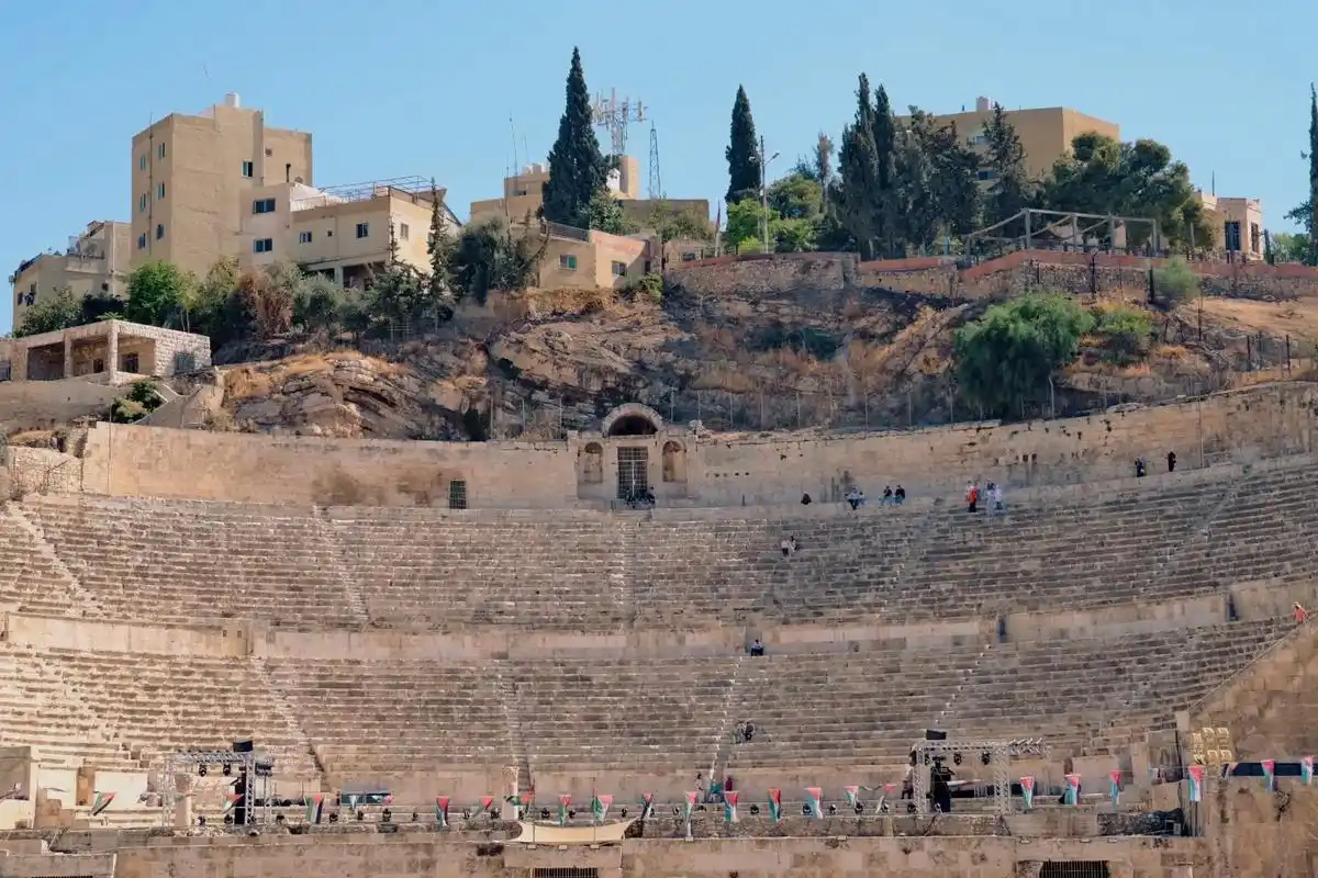 约旦amman#古罗马剧场 外观蕴含着时间留下的痕迹 每一块 - 抖音