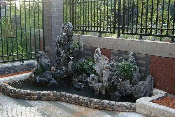 红河别墅鱼池工程,假山鱼池定做