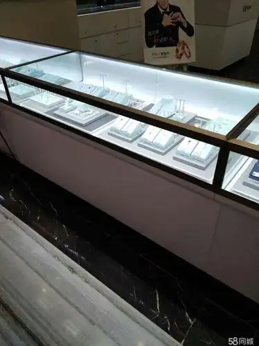 武汉二手家具 大量出售各种珠宝柜台,八九层新,自带ed灯,玻璃完好,没