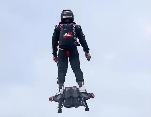 农民试飞1564次成功上天,研发民用"飞天摩托",后来如何|飞机|飞行器