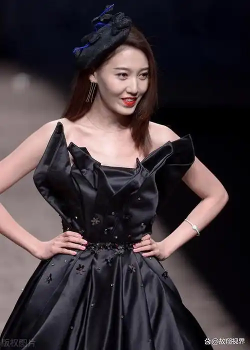 演员高露:戏火人不红,从没有绯闻,看看老公是谁就知道原因了