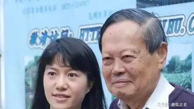 "报应"终究还是来了!杨振宁精明一世,和翁帆的爱情却犯了糊涂