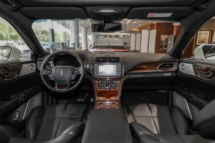 林肯大陆液晶屏-后排-雷达-易车