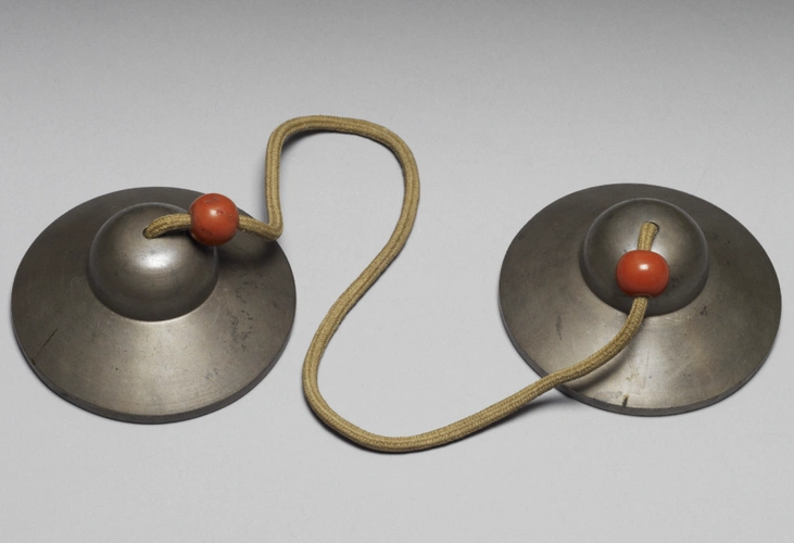 4公分 功能:法器 质材:矿物;金属 说明文: 钹铜小铙钹一枚,与另一枚钹