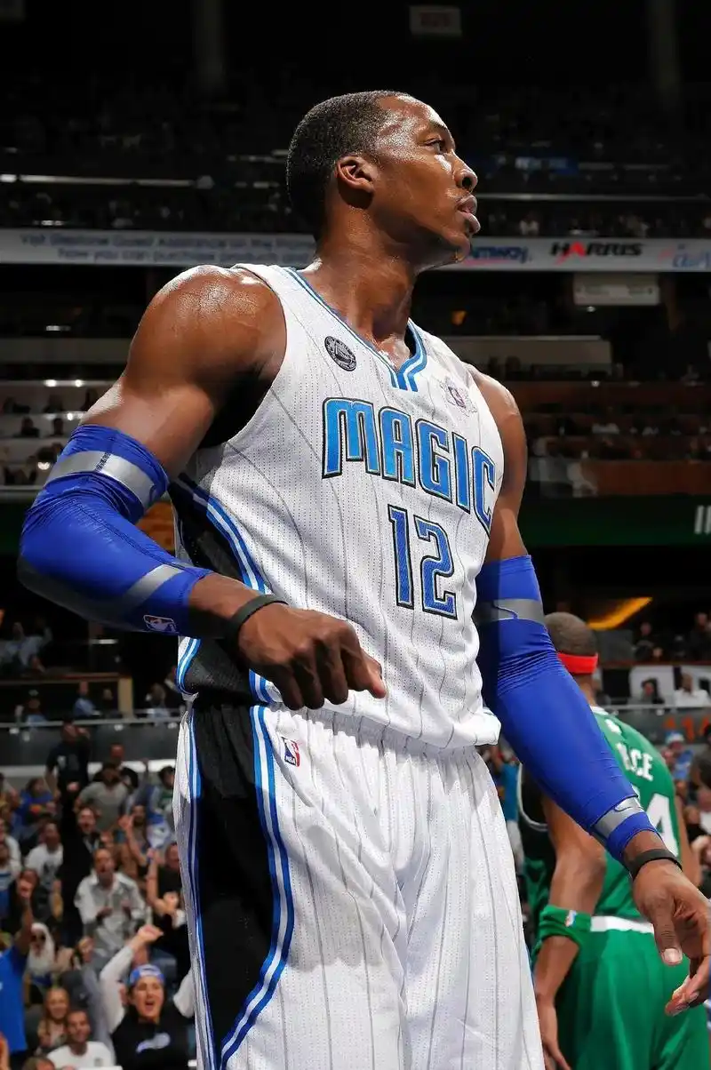 天空黑暗到一定程度,星辰就会熠熠生辉#霍华德 #篮球壁纸  - 抖音