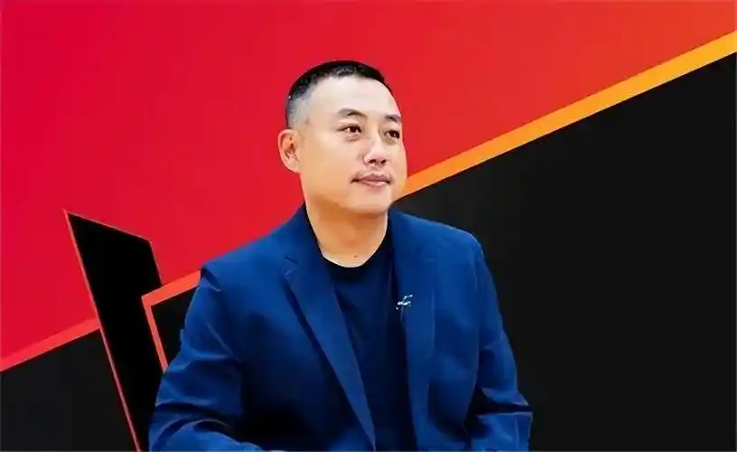 53岁前女乒国手刘伟出山,曾夺7次世界冠军,如今亲自指导刘诗雯_乒乓球