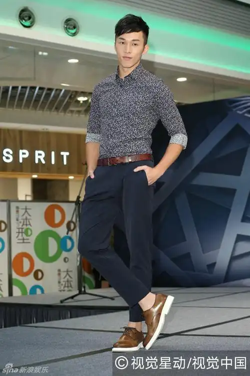 组图:香港先生10强颜值堪忧 包裹严实没看点_高清图集_新浪网